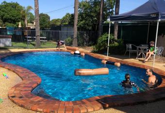 Tamworth Central Motel allows 18 year olds to book a room