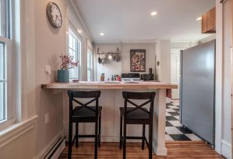 Haven on the Hill has Balcony rooms