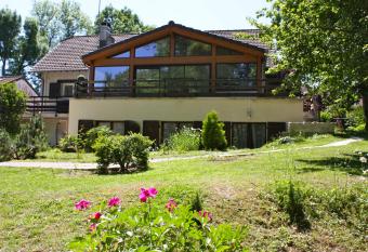 La Rose des Vents has Balcony rooms