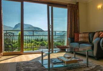 Highland Self Catering Retreat With Stunning Views has Balcony rooms