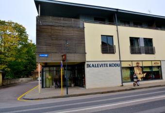 KURESSAARE TALLINN STREET APARTMENTs allows 18 year olds to book a room