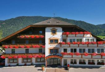 Hotel Kronplatzer Hof has Balcony rooms