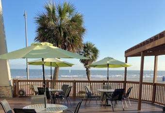 Wingate by Wyndham Galveston East Beach allows 18 year olds to book a room