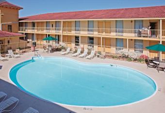 Serenitystay Chattanooga Hamilton Place allows 18 year olds to book a room