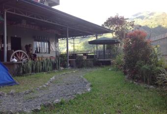 Banaue Pink Eco hostel has Balcony rooms