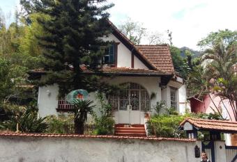 Hostel Petr  polis allows 18 year olds to book a room