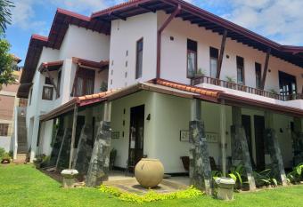 Cosy Nest Home stay has Balcony rooms