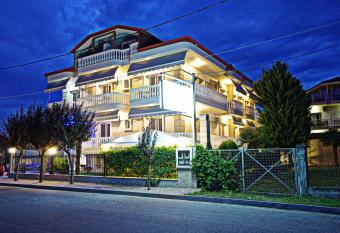 John & Eve Hotel has Balcony rooms