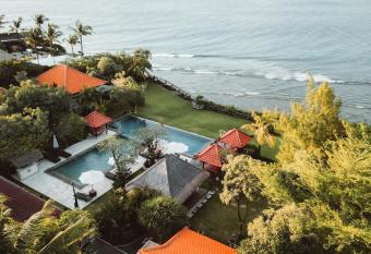 Uluwatu Cottages has Balcony rooms