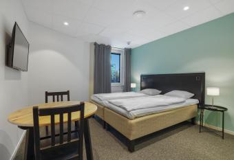 Stockholm Hotel Apartments Sollentuna allows 18 year olds to book a room