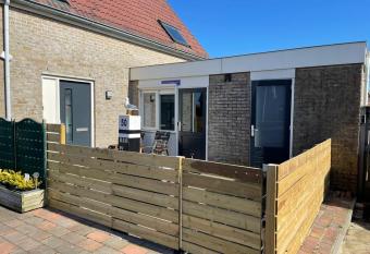 B&B Waddenzeetexel allows 18 year olds to book a room