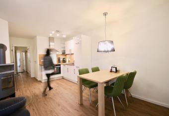 Kirschgarten 3 allows 18 year olds to book a room