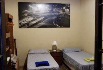 Hotel Hostal Caballito Blanco allows 18 year olds to book a room