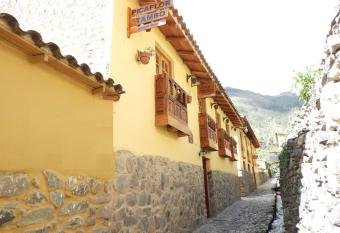 Picaflor Tambo Guest House allows 18 year olds to book a room