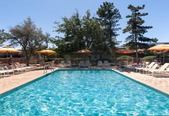 Kayenta Monument Valley Inn allows 18 year olds to book a room