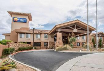 Comfort Inn allows 18 year olds to book a room