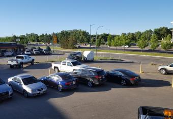 Knights Inn Lethbridge allows 18 year olds to book a room