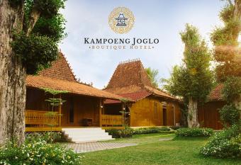 Kampoeng Joglo Boutique Hotel has Balcony rooms