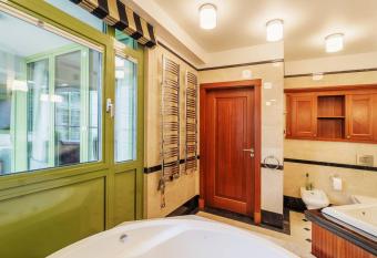 Prestige Apartment with Sauna allows 18 year olds to book a room