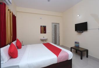 Flagship Hotel Moonlight allows 18 year olds to book a room