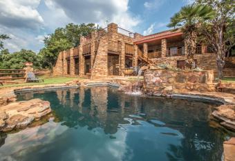 Idwala Le Ingwe Lodge has Balcony rooms