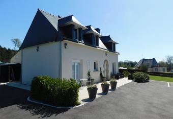 Moonflower House has Balcony rooms