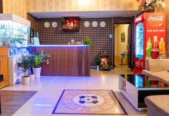 Aqua Long Son Hotel allows 18 year olds to book a room