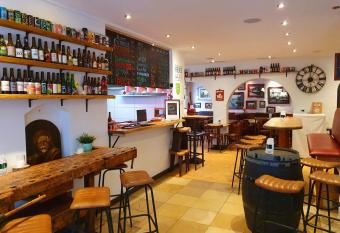 BrauHotel Bonn allows 18 year olds to book a room