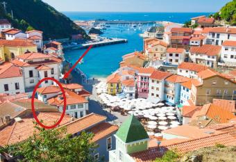 The Old Palace Tower / La Torre del Palaci  n allows 18 year olds to book a room