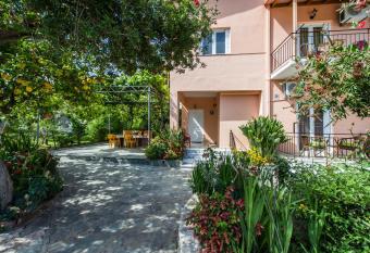 Zotos Rooms has Smoking/Balcony rooms