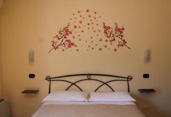 Piccola Perla Guest House allows 18 year olds to book a room