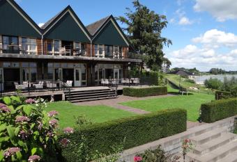 Villa Veertien has Balcony rooms