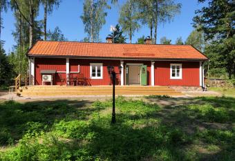 Nedanby | Cottage | Idyllic location | Porch | Grill allows 18 year olds to book a room