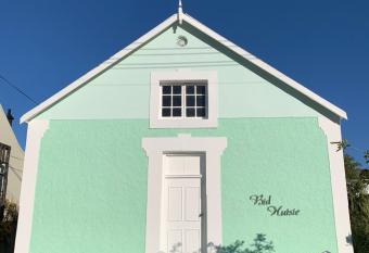 Bidhuisie allows 18 year olds to book a room