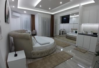 Apartmani Sofronic Loznica 2 allows 18 year olds to book a room