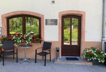 Appartement Luiggi has Balcony rooms