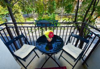 Central Park Apartment has Balcony rooms