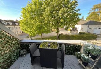 Villa Napol  on has Balcony rooms