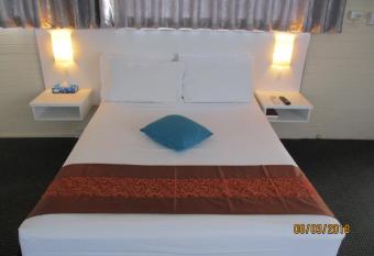 Cronulla Motor Inn allows 18 year olds to book a room