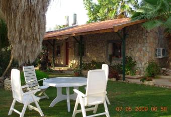 Jericho Inn has Balcony rooms