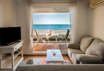 APARTAMENTO EN PRIMERISIMA LINEA DE PLAYA n 10 has Balcony rooms