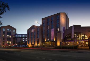 Altes Stahlwerk Business & Lifestyle Hotel allows 18 year olds to book a room