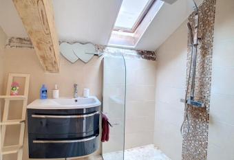 Studio luxe jacuzzi croisette has rooms with a private hot tub