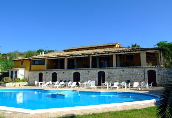 Agriturismo Le Chiuse has Balcony rooms