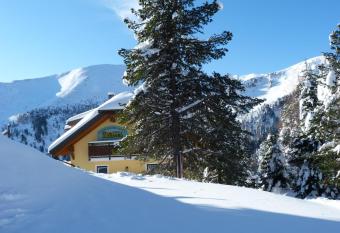 Almhaus Bl  mel has Balcony rooms