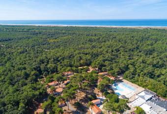 Azureva Ile d Oleron has Balcony rooms