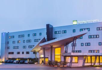 Holiday Inn Express Milan-Malpensa Airport, an IHG Hotel allows 18 year olds to book a room