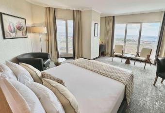 Ramada by Wyndham Tekirda   has Smoking/Balcony rooms