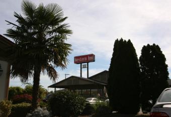 Western Inn Lakewood has Smoking rooms