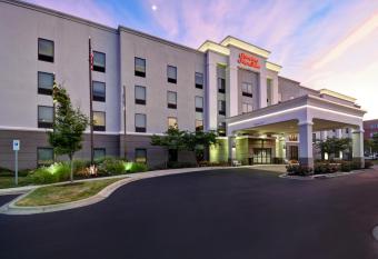 Hampton Inn & Suites Columbia South allows 18 year olds to book a room